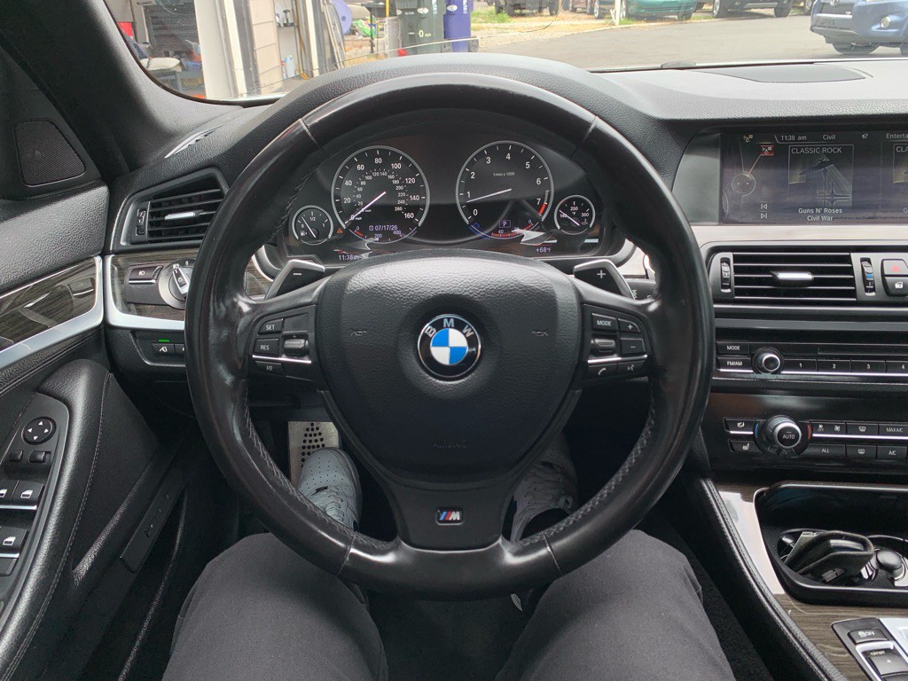 2013 BMW 5 Series Image 21
