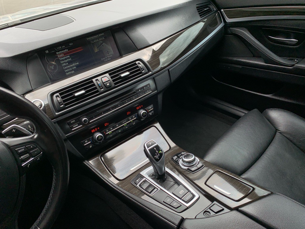 2013 BMW 5 Series Image 23