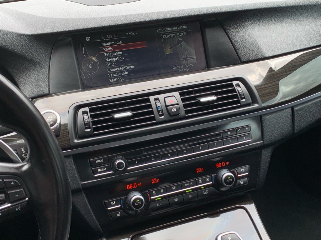 2013 BMW 5 Series Image 24