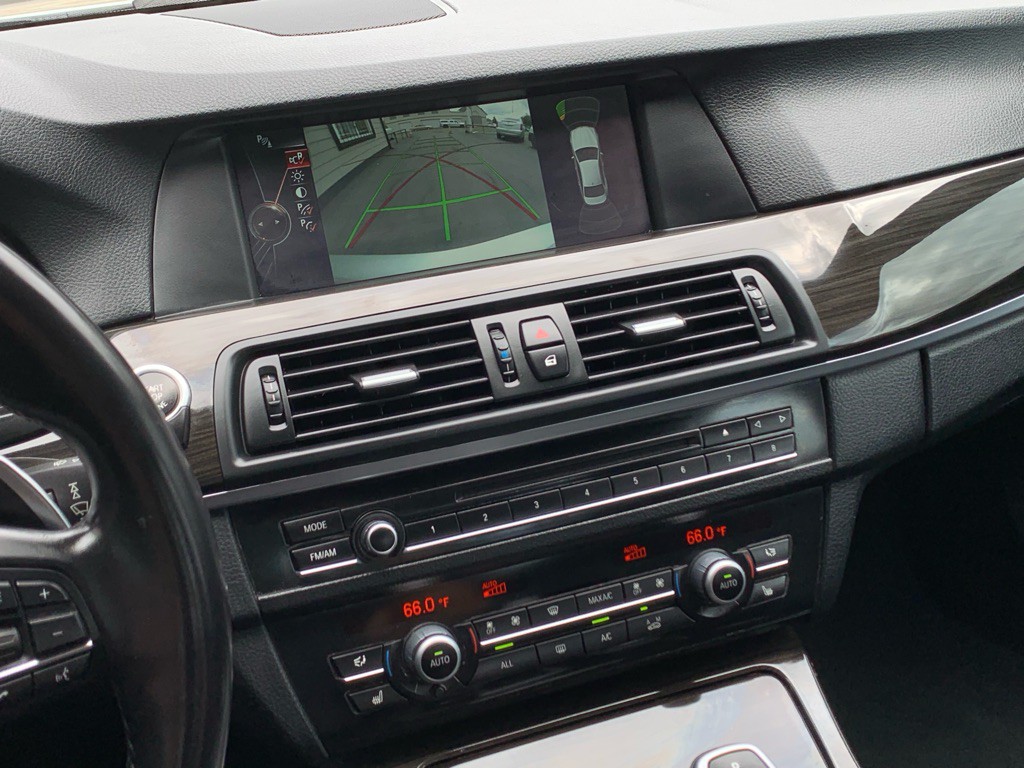 2013 BMW 5 Series Image 25