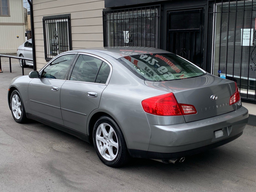 2004 INFINITI G35 Image 4