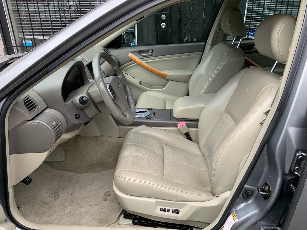 2004 INFINITI G35 Image 12