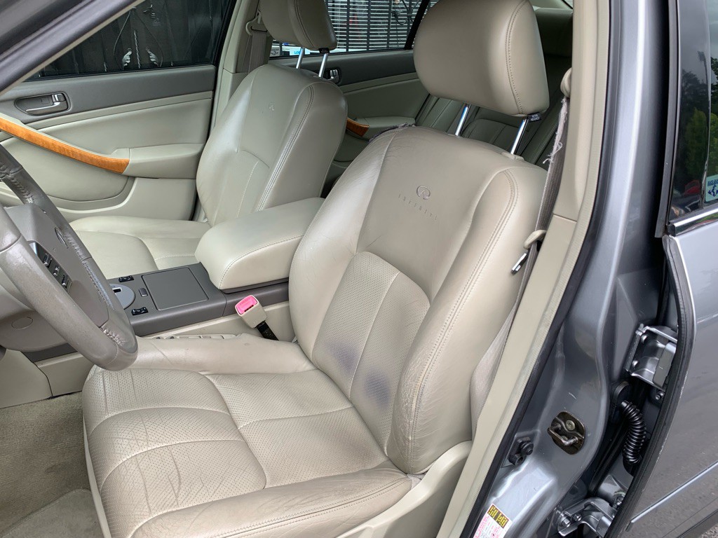 2004 INFINITI G35 Image 13