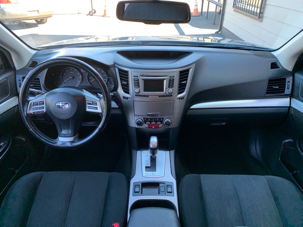 2014 Subaru Outback Image 16