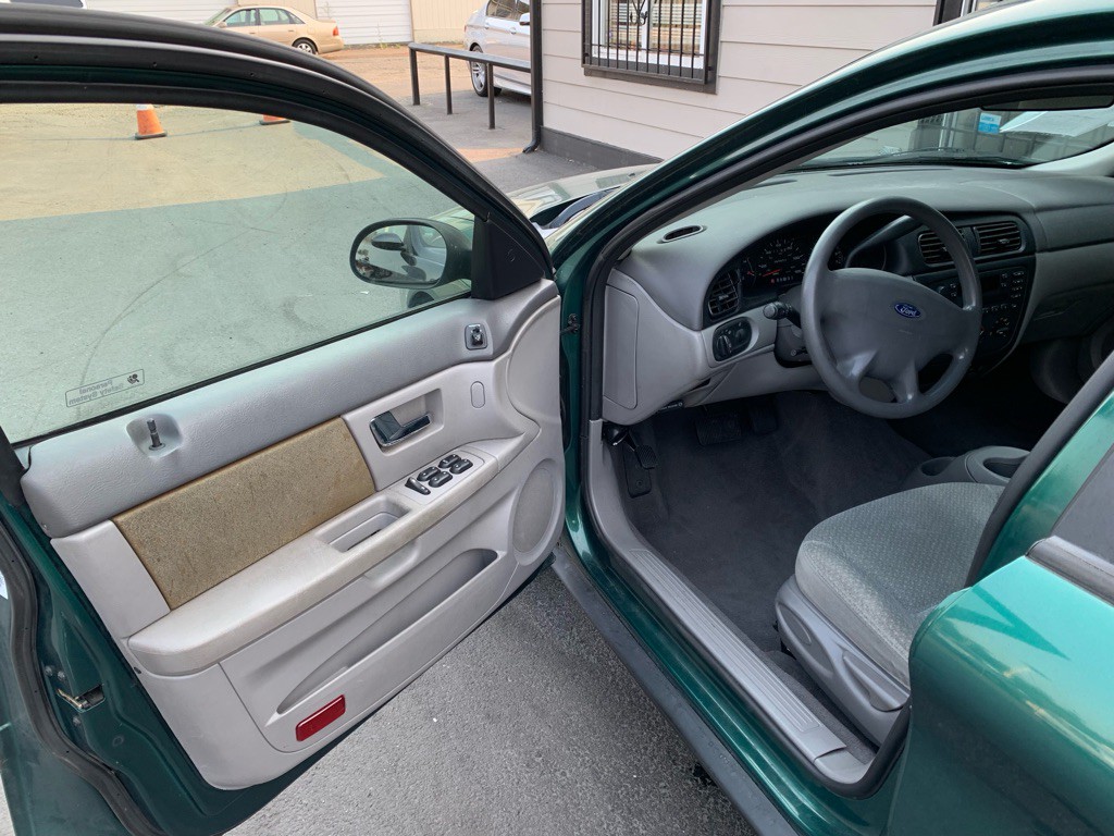 2000 Ford Taurus Image 10