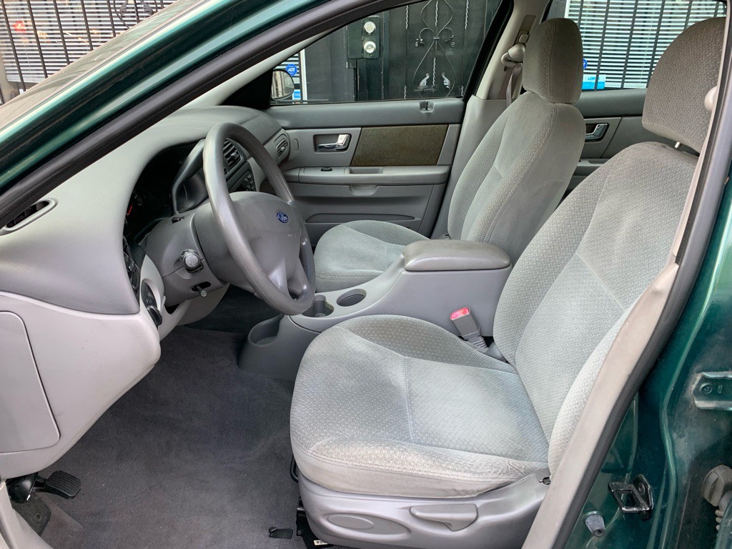 2000 Ford Taurus Image 12
