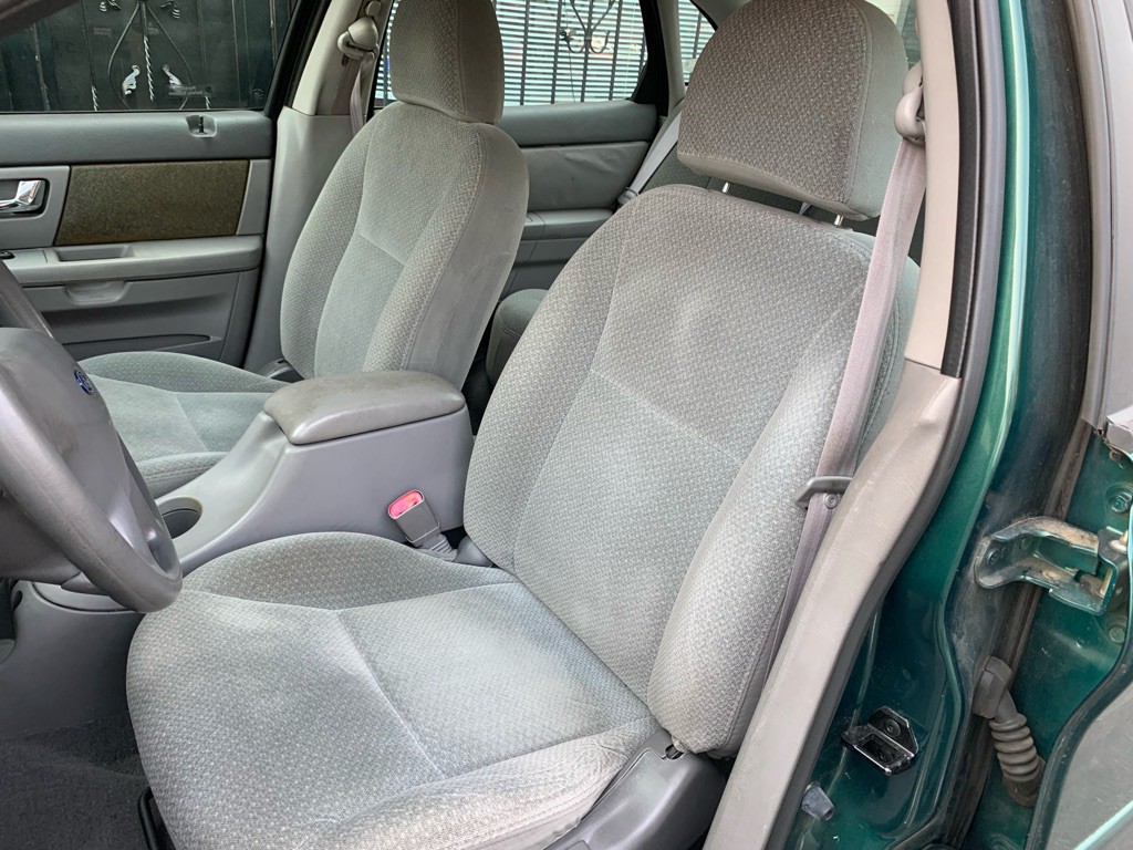 2000 Ford Taurus Image 13