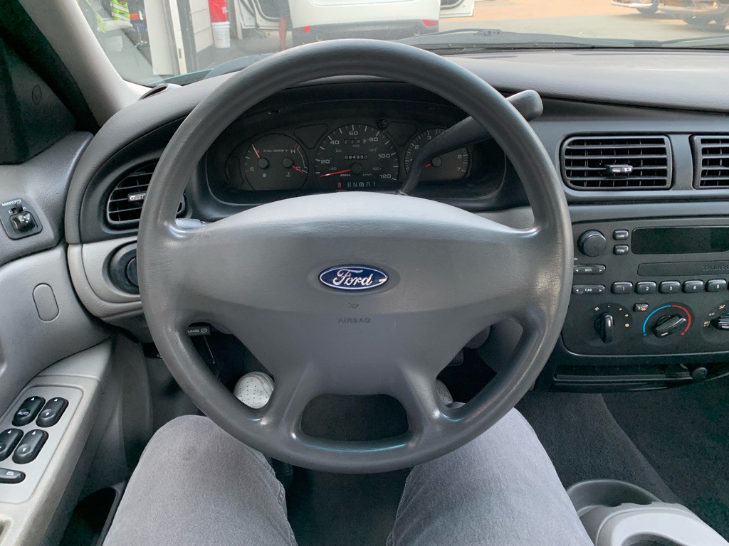 2000 Ford Taurus Image 16