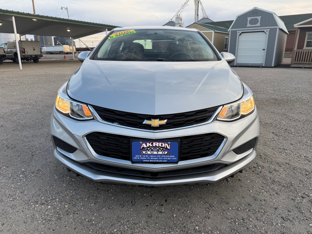 2016 Chevrolet Cruze Image 2