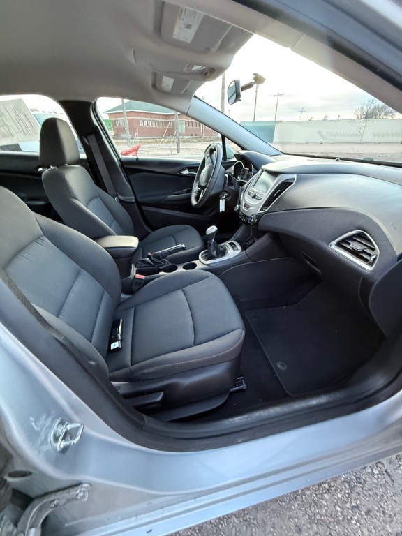 2016 Chevrolet Cruze Image 15