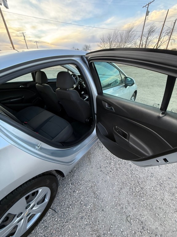 2016 Chevrolet Cruze Image 16