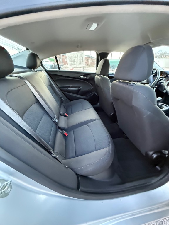 2016 Chevrolet Cruze Image 17