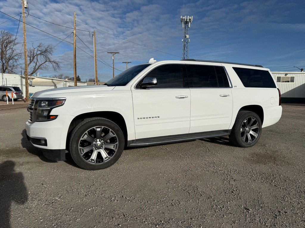 2016 Chevrolet Suburban Image 1