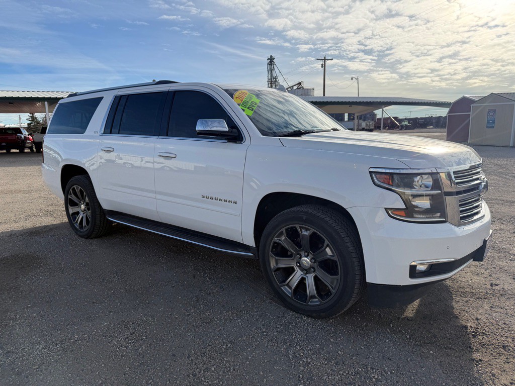 2016 Chevrolet Suburban Image 3