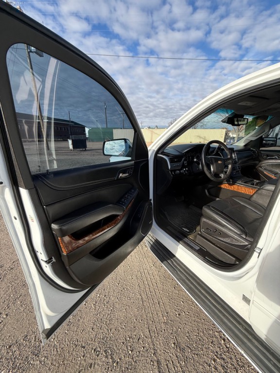 2016 Chevrolet Suburban Image 7