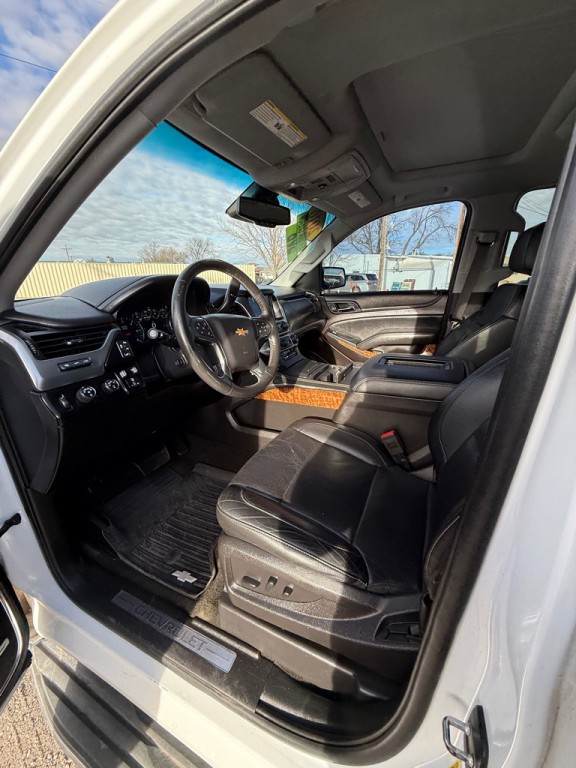 2016 Chevrolet Suburban Image 8