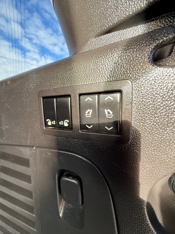 2016 Chevrolet Suburban Image 15