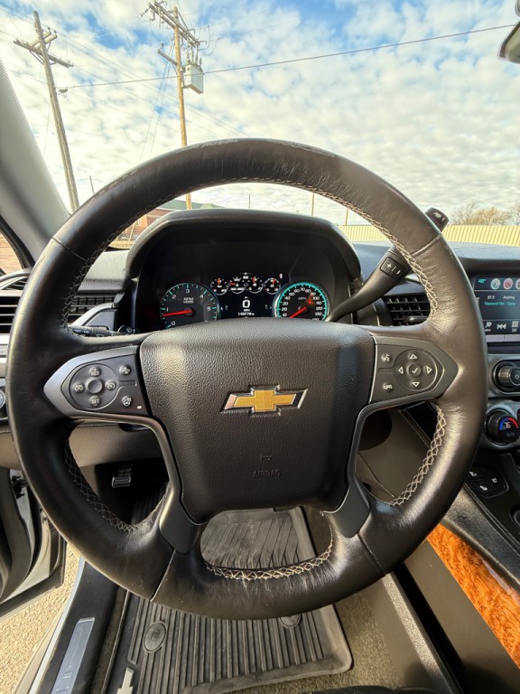 2016 Chevrolet Suburban Image 21