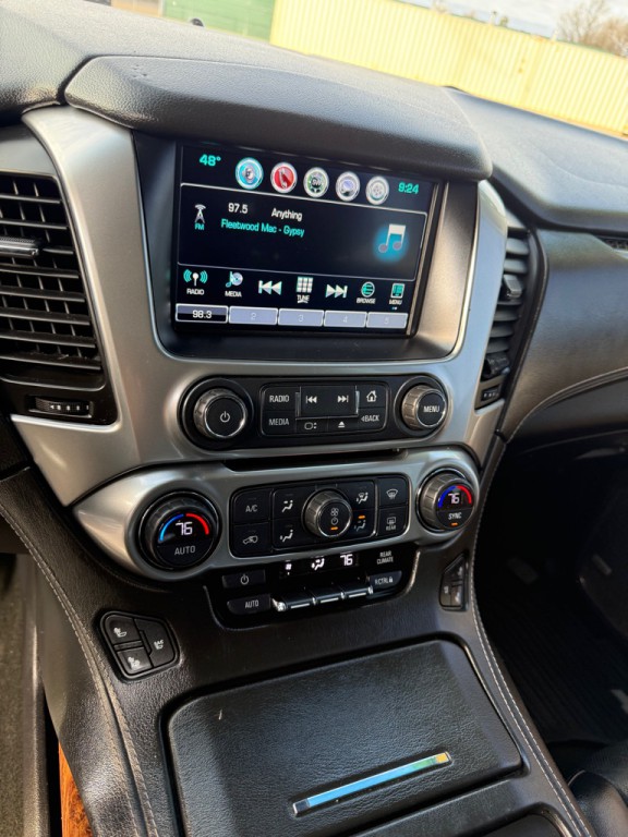 2016 Chevrolet Suburban Image 23