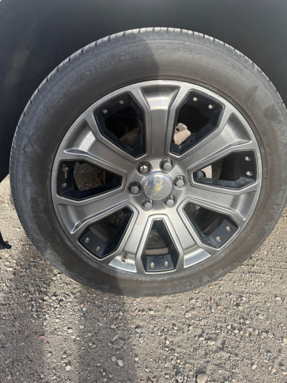 2016 Chevrolet Suburban Image 30