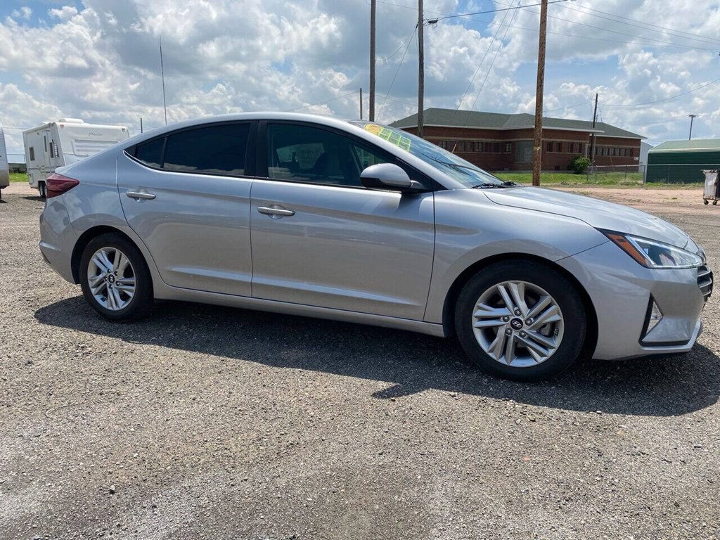 2020 Hyundai Elantra Image 2