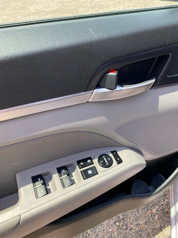 2020 Hyundai Elantra Image 8