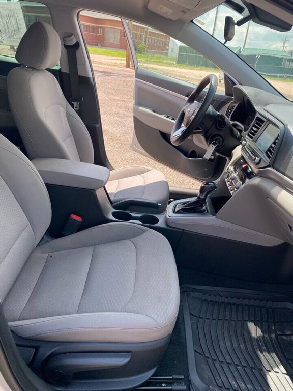 2020 Hyundai Elantra Image 12