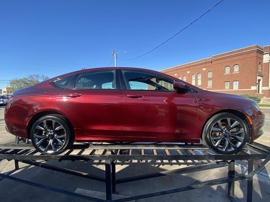 2015 Chrysler 200 Image 6