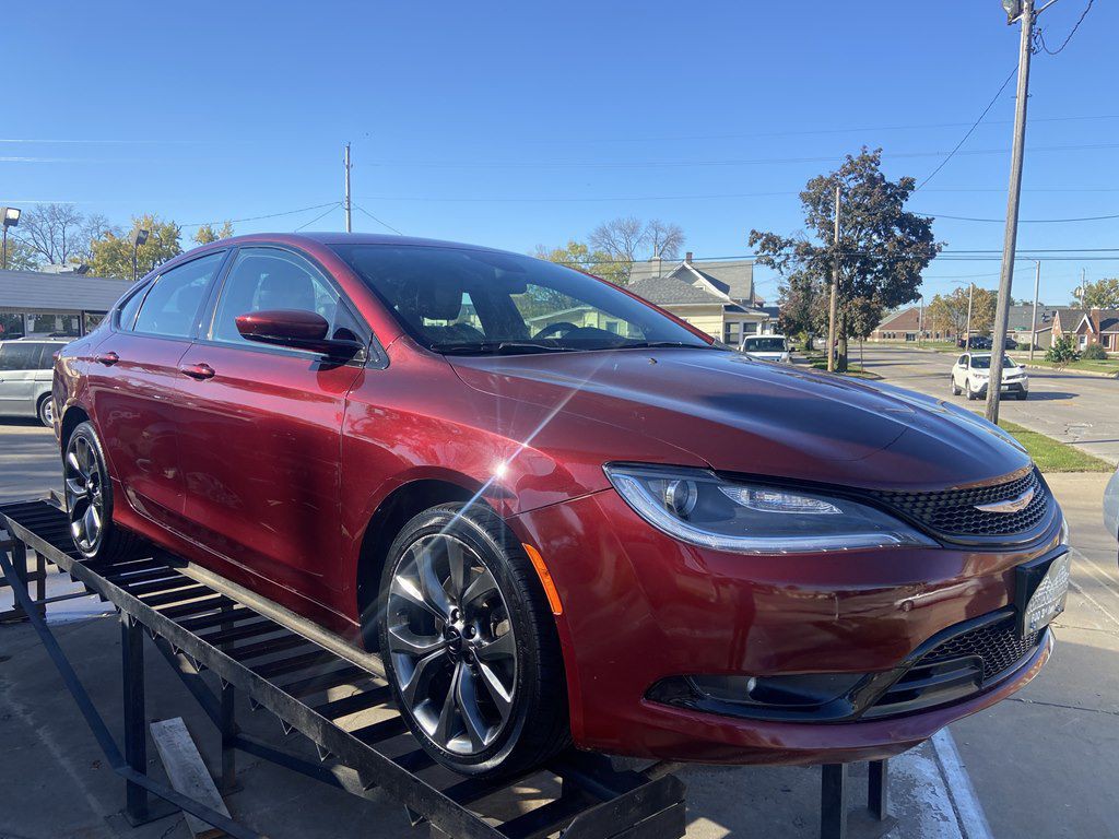 2015 Chrysler 200 Image 7