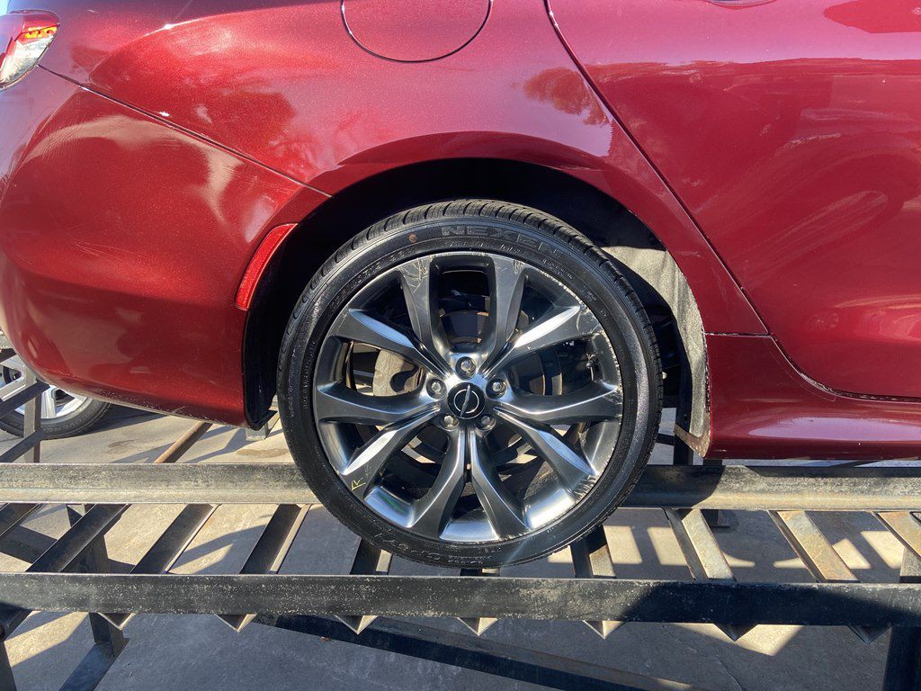 2015 Chrysler 200 Image 20