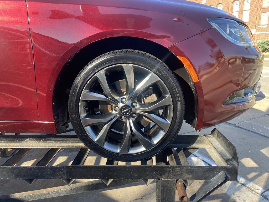 2015 Chrysler 200 Image 21