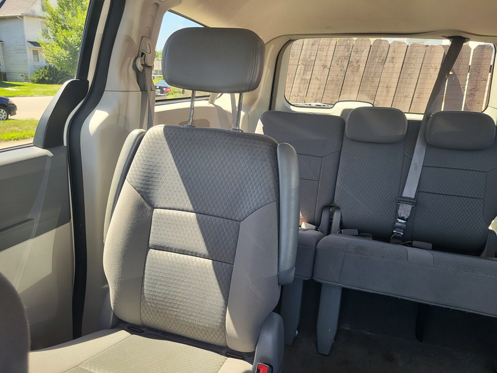 2010 Dodge Grand Caravan Image 4