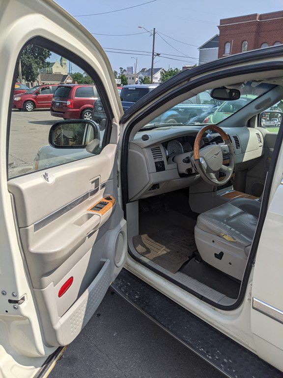 2007 Chrysler Aspen Image 5