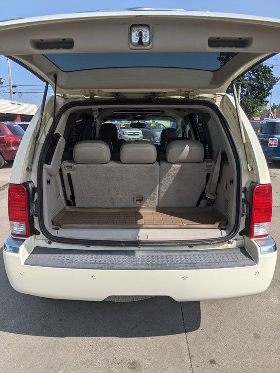 2007 Chrysler Aspen Image 10