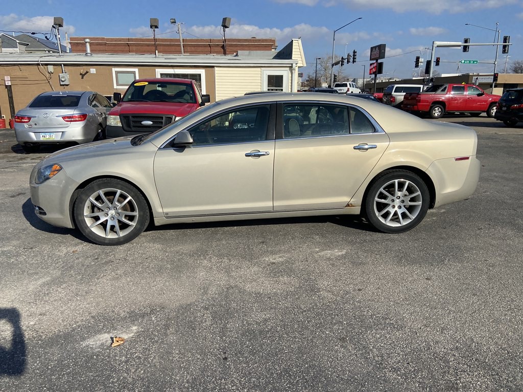 2009 Chevrolet Malibu Image 2