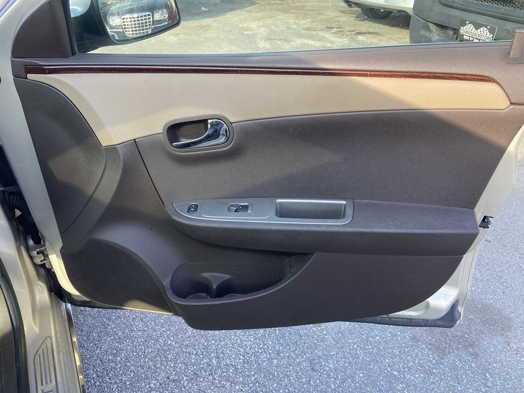 2009 Chevrolet Malibu Image 16