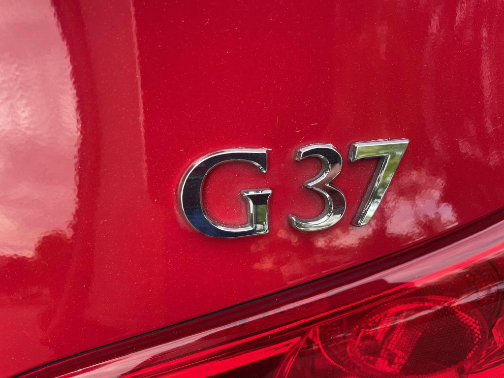2012 INFINITI G37 Image 11