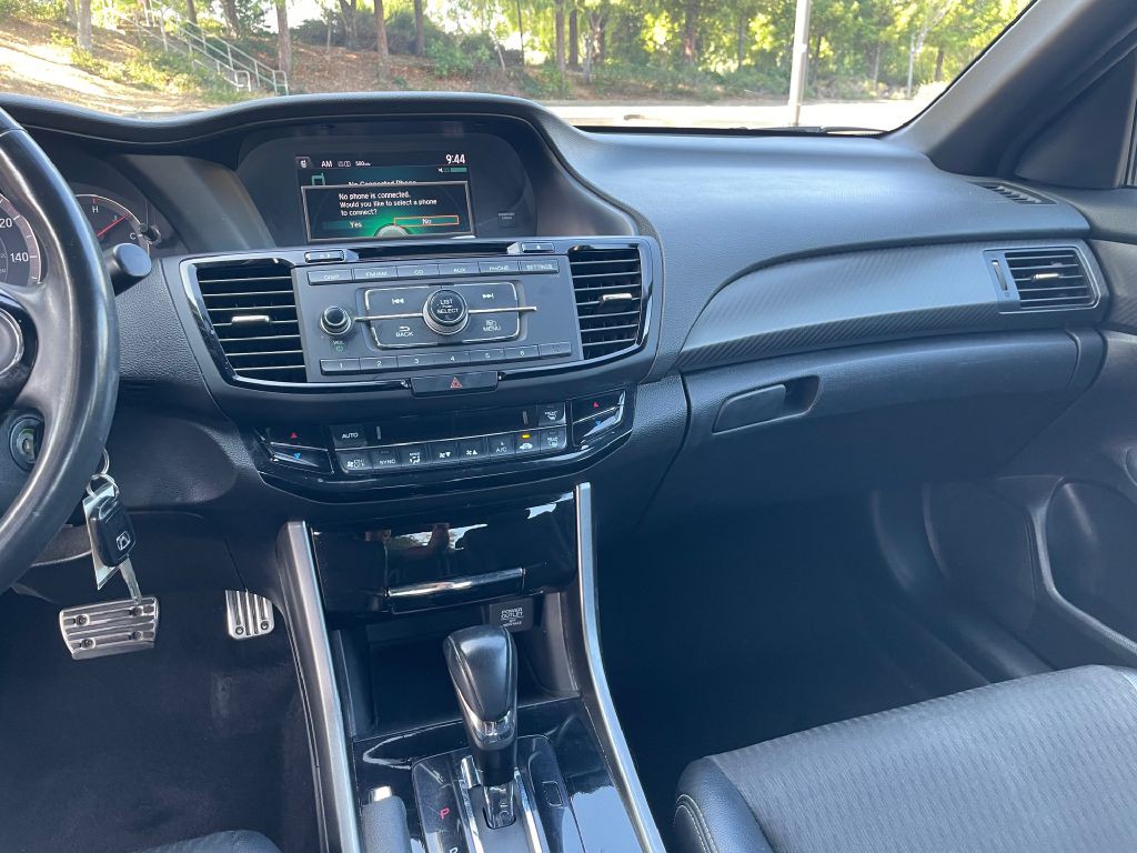 2016 Honda Accord Image 10