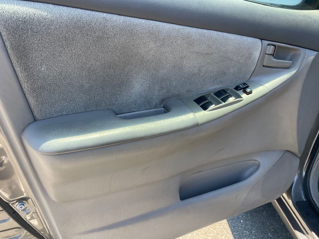 2007 Toyota Corolla Image 11