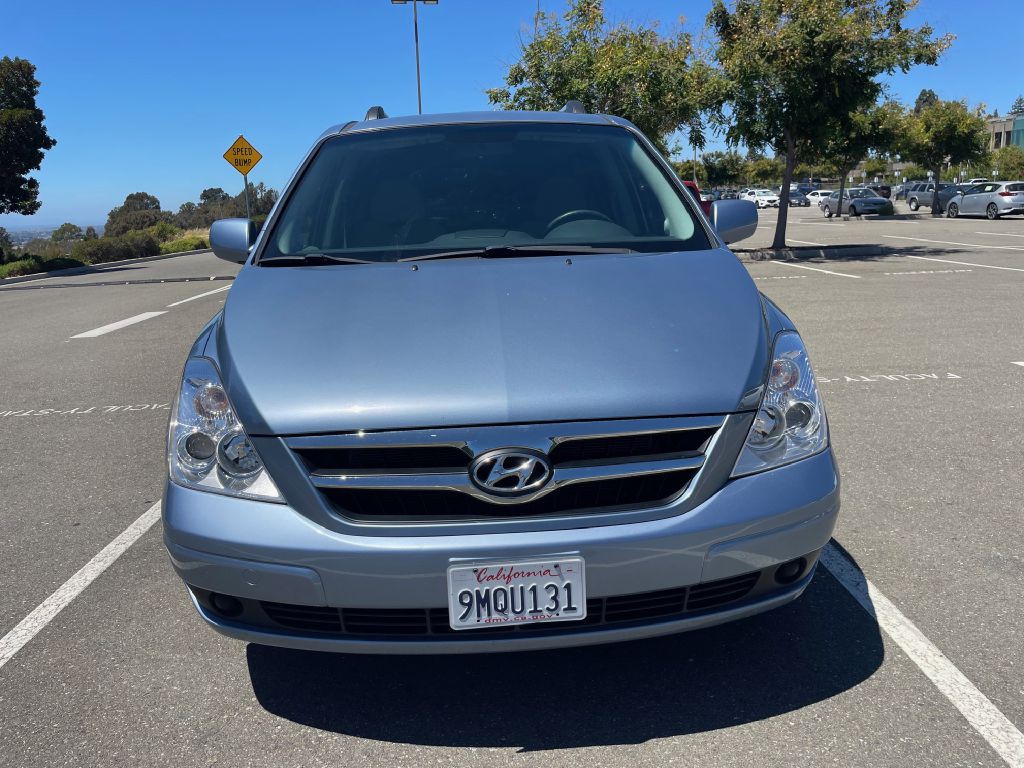 2008 Hyundai Entourage Image 2