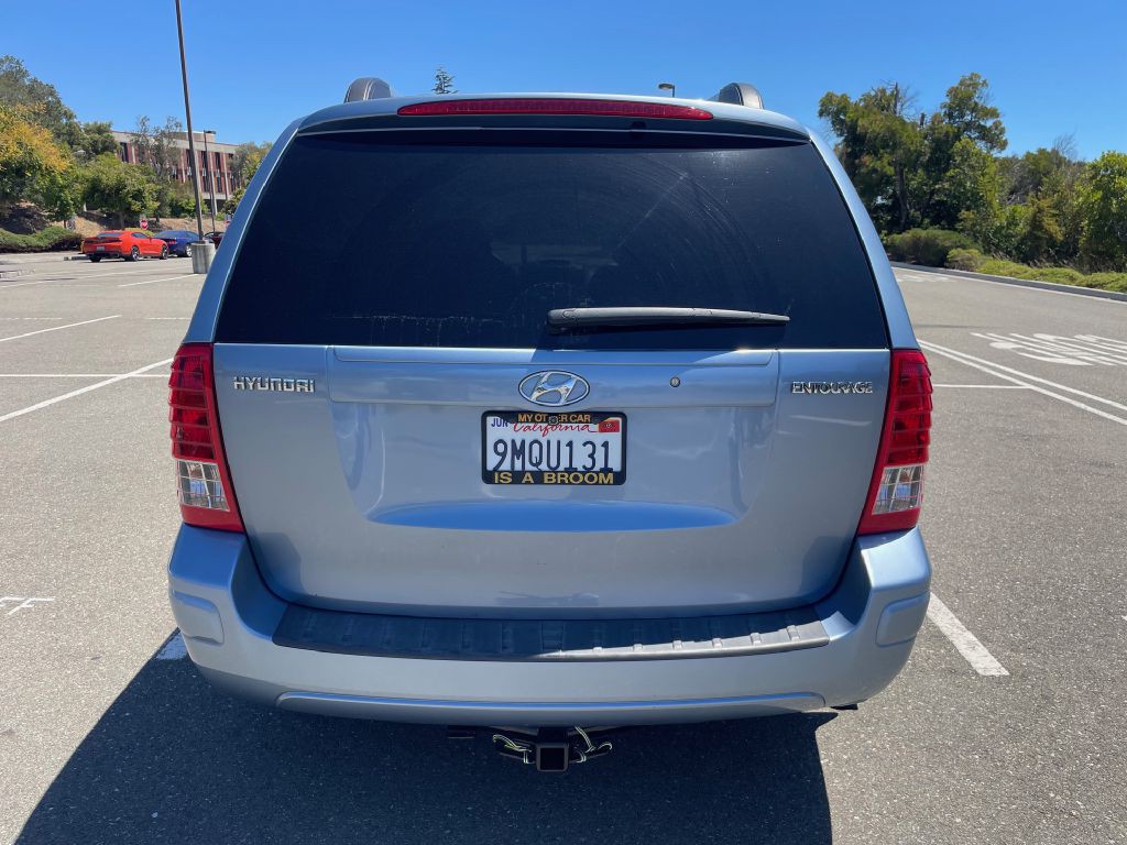 2008 Hyundai Entourage Image 5