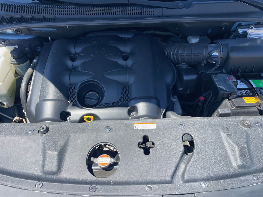 2008 Hyundai Entourage Image 13