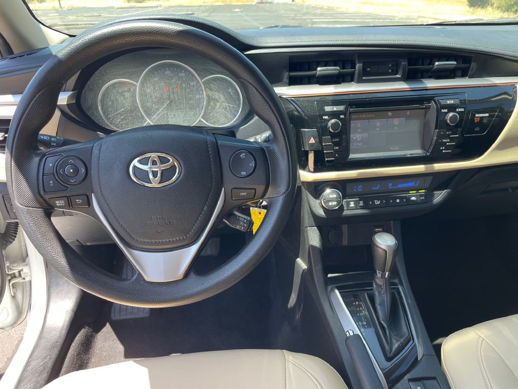 2015 Toyota Corolla Image 9