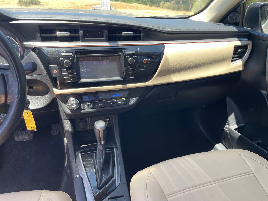 2015 Toyota Corolla Image 10