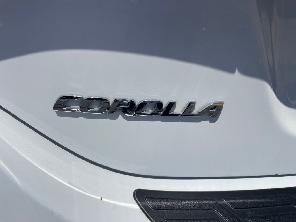 2015 Toyota Corolla Image 15