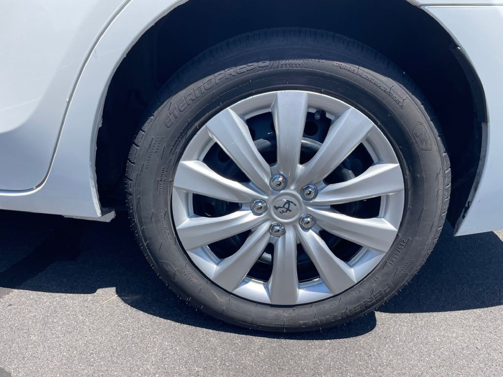 2015 Toyota Corolla Image 17