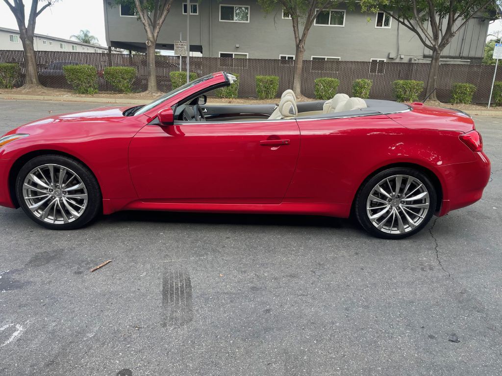 2012 INFINITI G37 Image 8