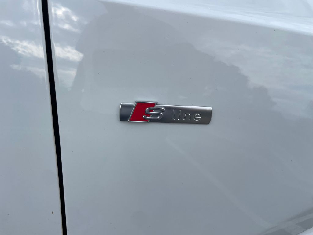 2016 Audi Q3 Image 16