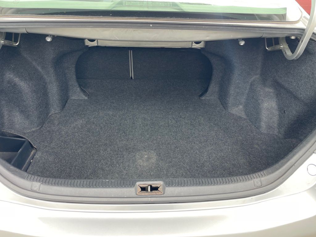 2009 Toyota Camry Image 13