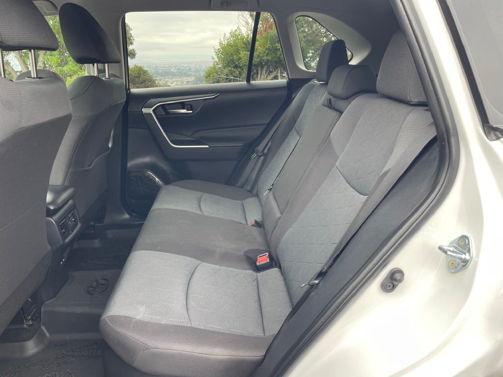 2025 Toyota Rav4 Image 8